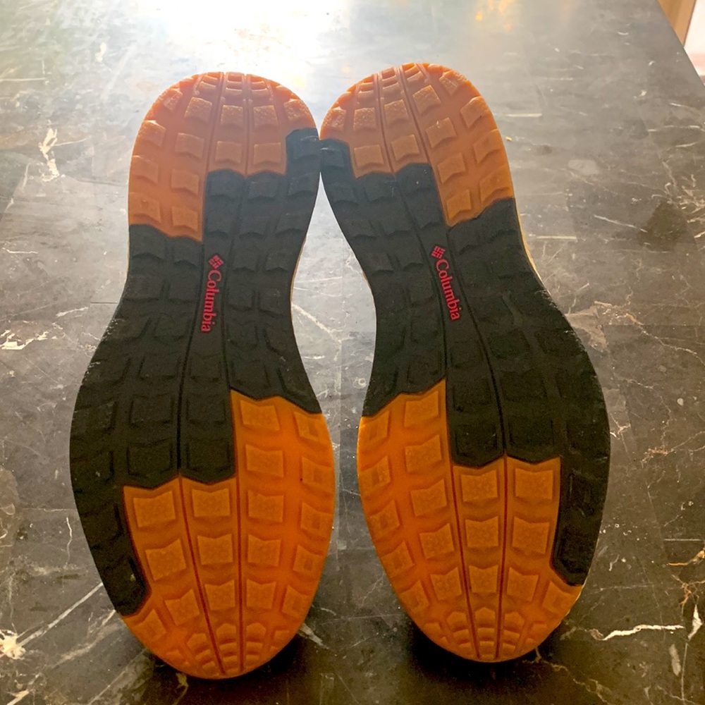 Women’s adidas hikers worn once! Size 8.5 waterproof, Out dry. - Picture 4 of 8